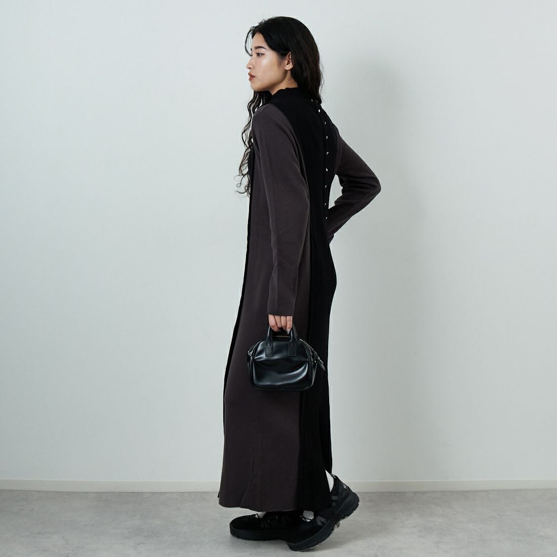 &g'aime [アンジェム] 配色ニットワンピース [986-67407] ﾁｬｺｰﾙ &&モデル身長：162cm 着用サイズ：F&&