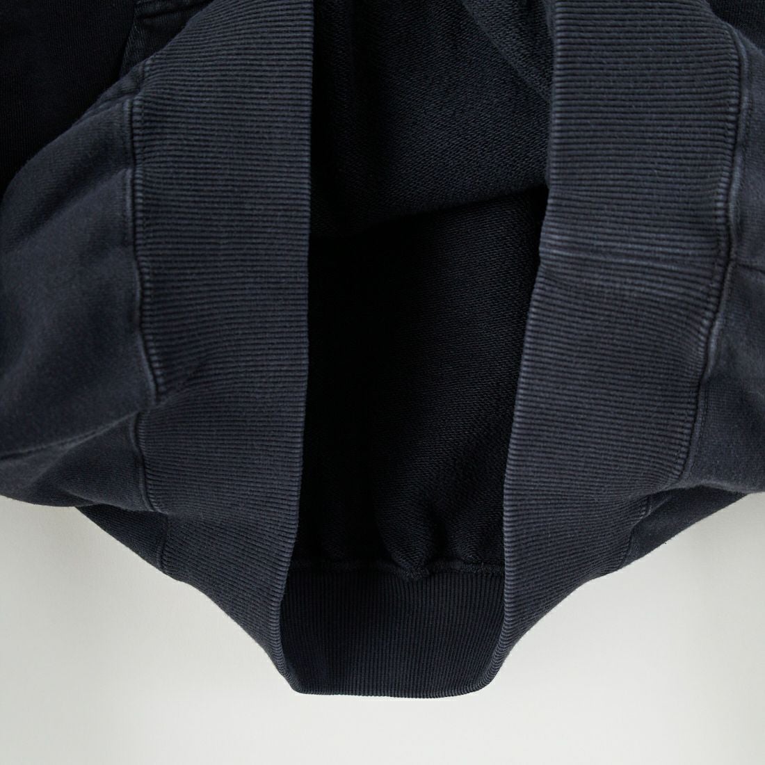 XLARGE [エクストララージ] クリーピーマンション フーデッドスウェット [101254012005] BLACK