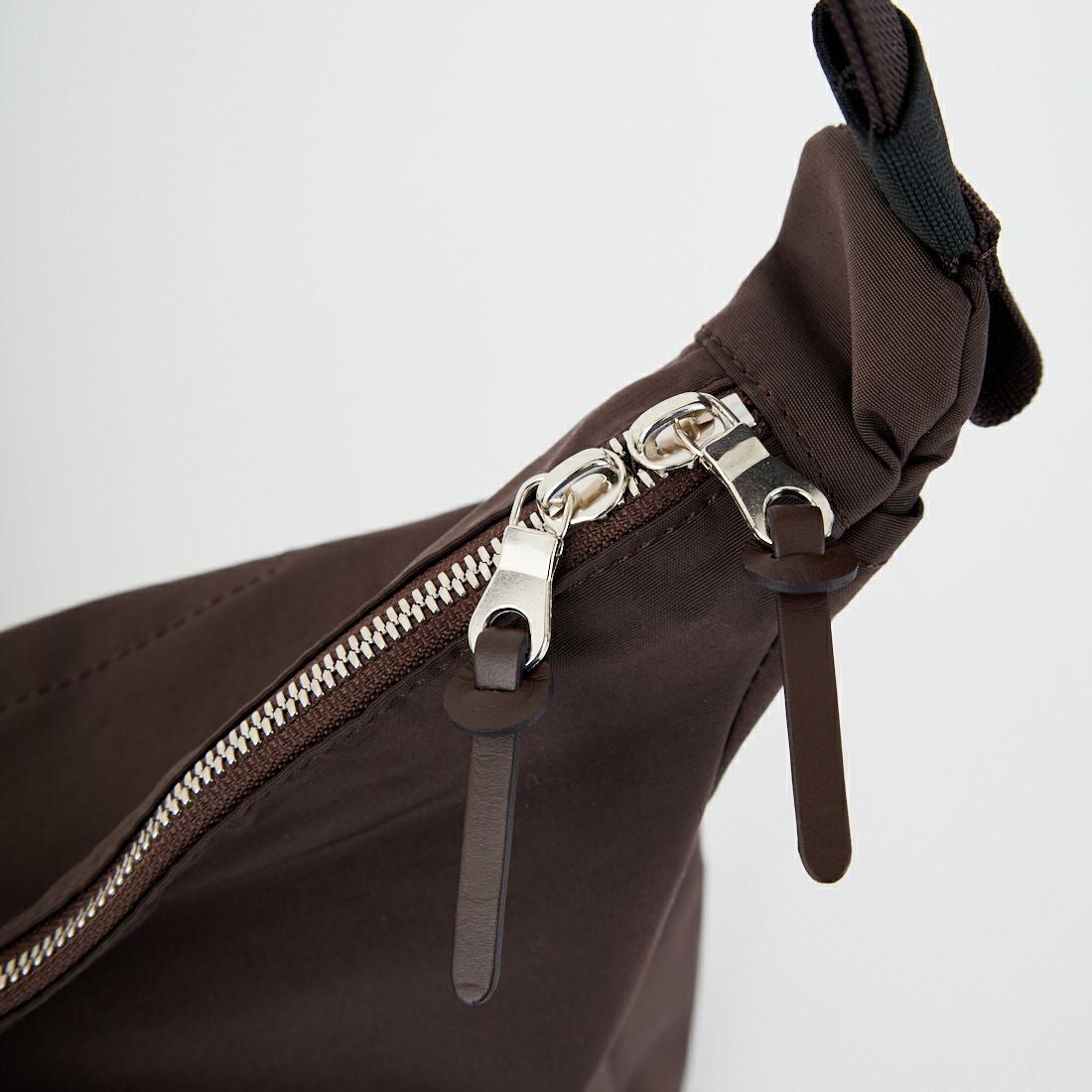 STANDARD SUPPLY [スタンダードサプライ] トライアングルショルダーバッグ [4802608] 21 DK.BROW