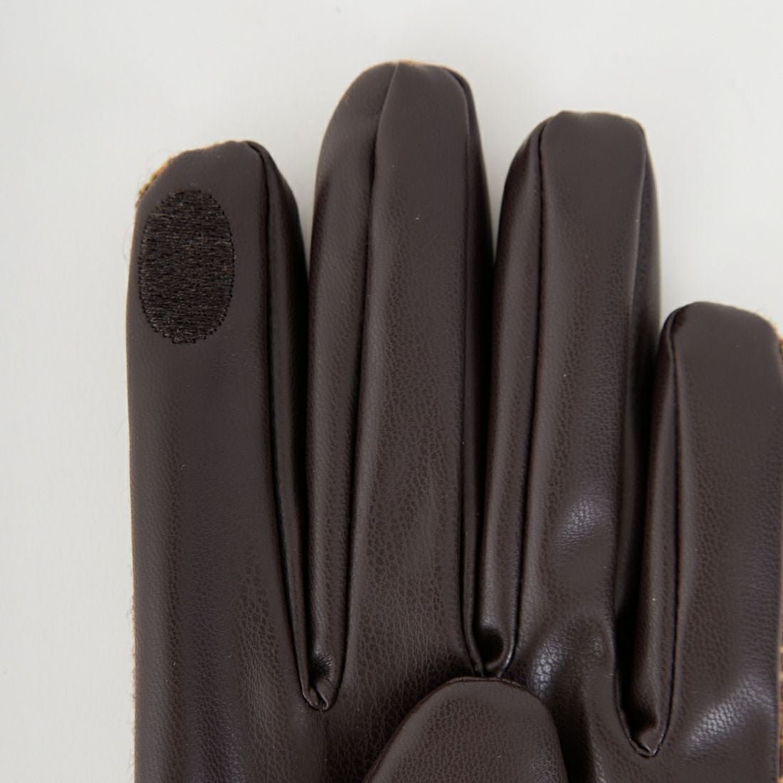 Casselini [キャセリーニ] モチーフ刺繍手袋 [252-112202] ﾌﾞﾗｳﾝ