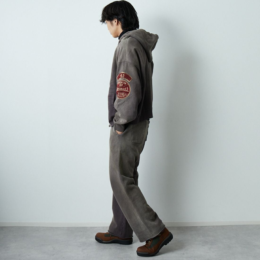 BOW WOW [バウワウ] ダーティースウェットパンツ [BW252-DSP] AGED BROWN &&モデル身長：179cm 着用サイズ：L&&