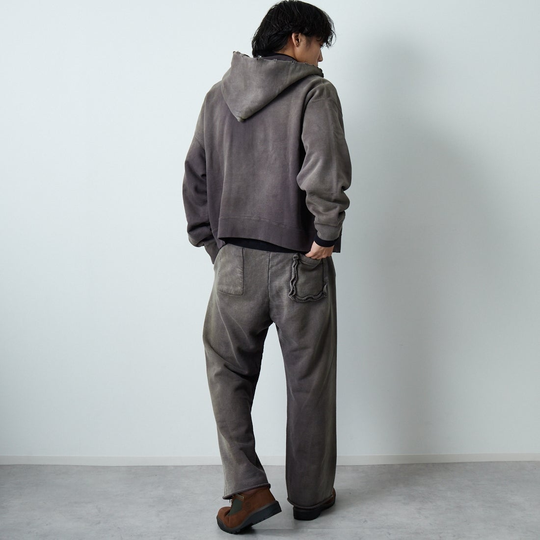 BOW WOW [バウワウ] ダーティースウェットパンツ [BW252-DSP] AGED BROWN &&モデル身長：179cm 着用サイズ：L&&