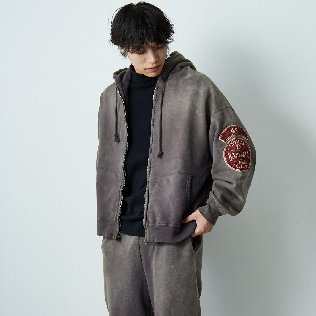 AGED BROWN&&モデル身長：179cm 着用サイズ：L&&