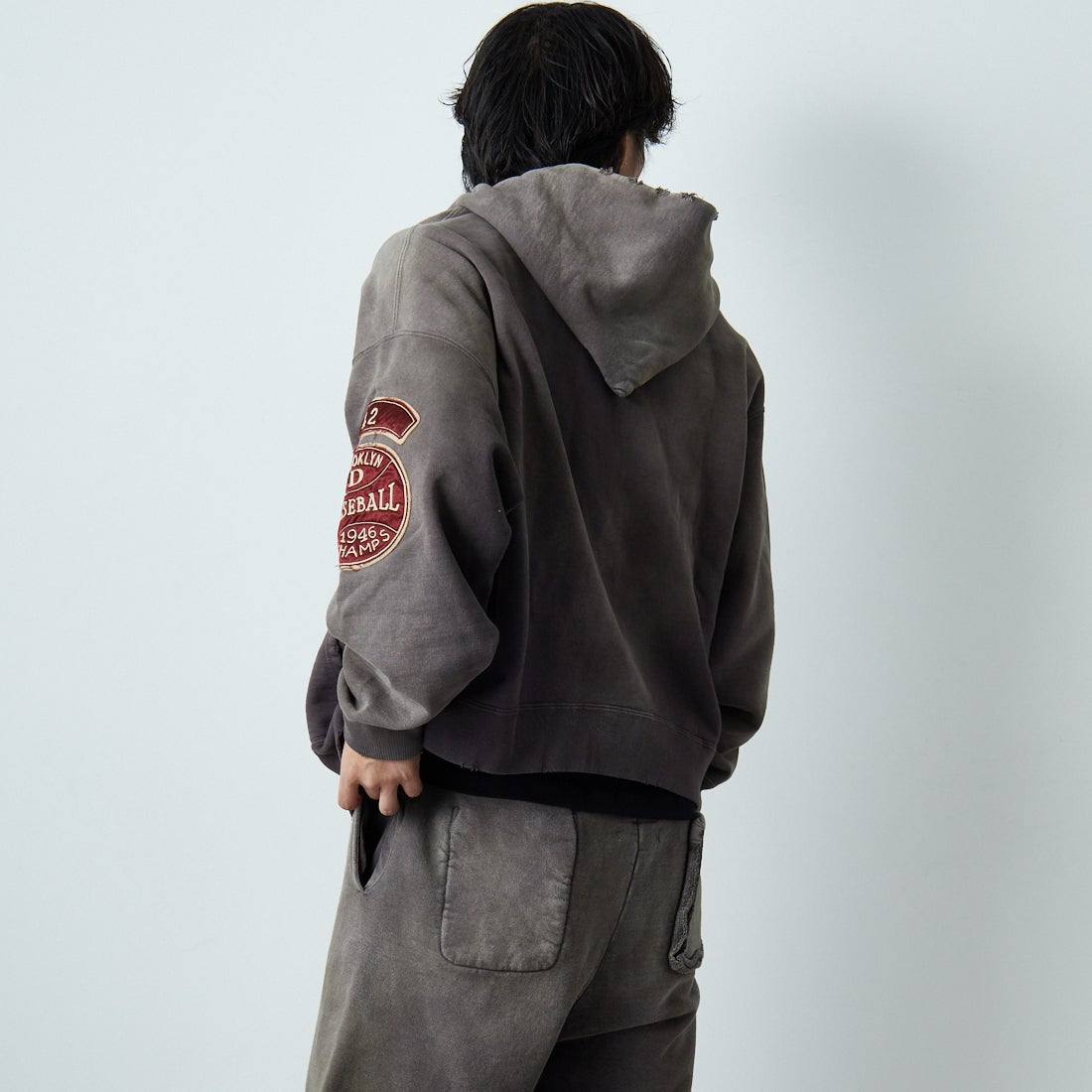 BOW WOW [バウワウ] ベースボールチャンピオン エイジドジップフーディ [BW252-BCZH] AGED BROWN &&モデル身長：179cm 着用サイズ：L&&