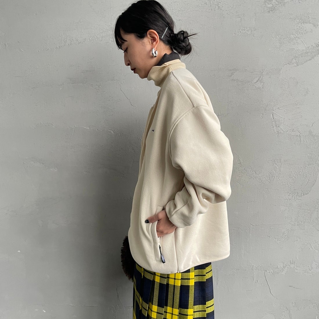 THOUSAND MILE [サウザンド マイル] ニットフリースジップカーディガン [TM252KF00160] 03 OFF WHT &&モデル身長：150cm 着用サイズ：XS&&