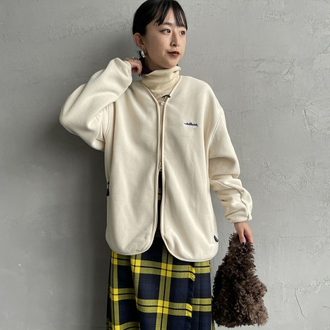 THOUSAND MILE [サウザンド マイル] ニットフリースジップカーディガン [TM252KF00160] 03 OFF WHT &&モデル身長：150cm 着用サイズ：XS&&