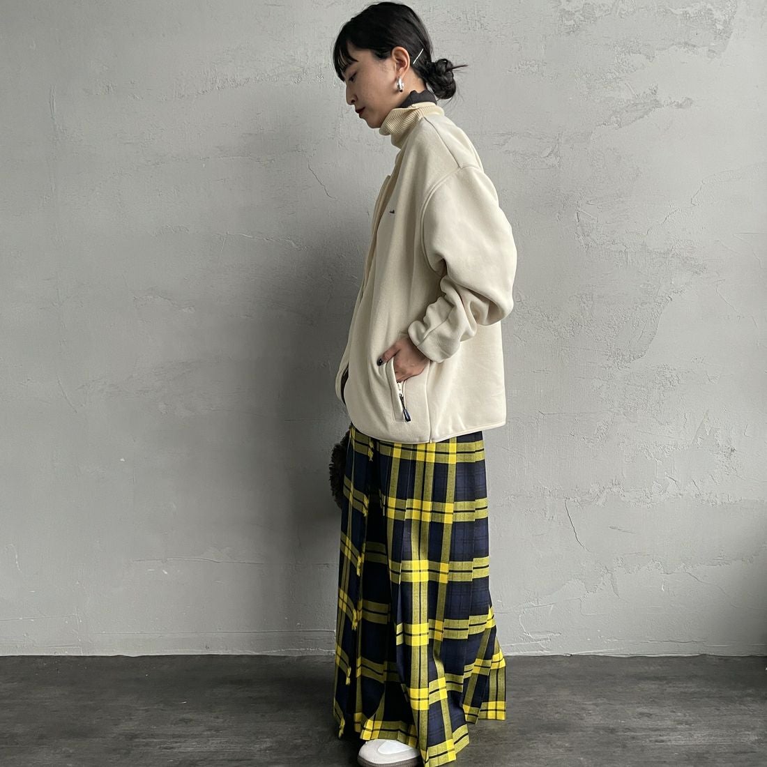 THOUSAND MILE [サウザンド マイル] ニットフリースジップカーディガン [TM252KF00160] 03 OFF WHT &&モデル身長：150cm 着用サイズ：XS&&