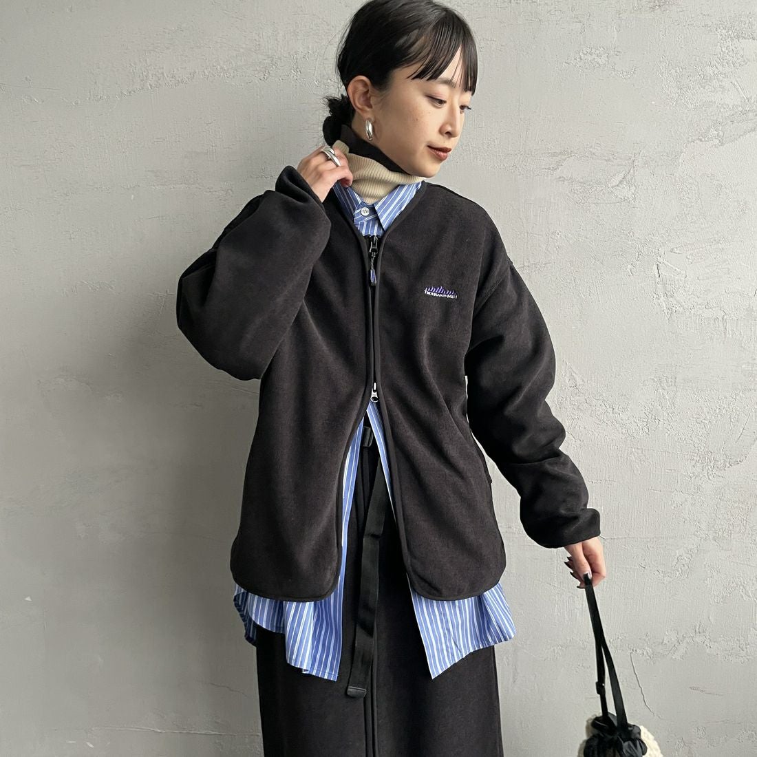 THOUSAND MILE [サウザンド マイル] ニットフリースジップカーディガン [TM252KF00160] 09 BLACK &&モデル身長：150cm 着用サイズ：XS&&