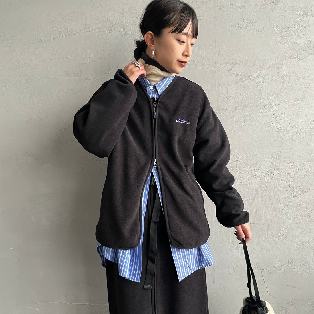 THOUSAND MILE [サウザンド マイル] ニットフリースジップカーディガン [TM252KF00160] 09 BLACK &&モデル身長：150cm 着用サイズ：XS&&