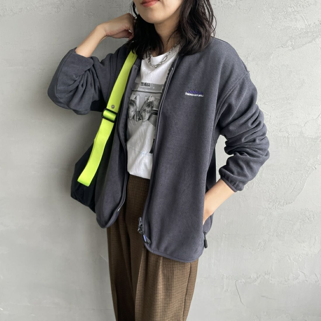 THOUSAND MILE [サウザンド マイル] ニットフリースジップカーディガン [TM252KF00160] 19 CHARCOA &&モデル身長：160cm 着用サイズ：XS&&