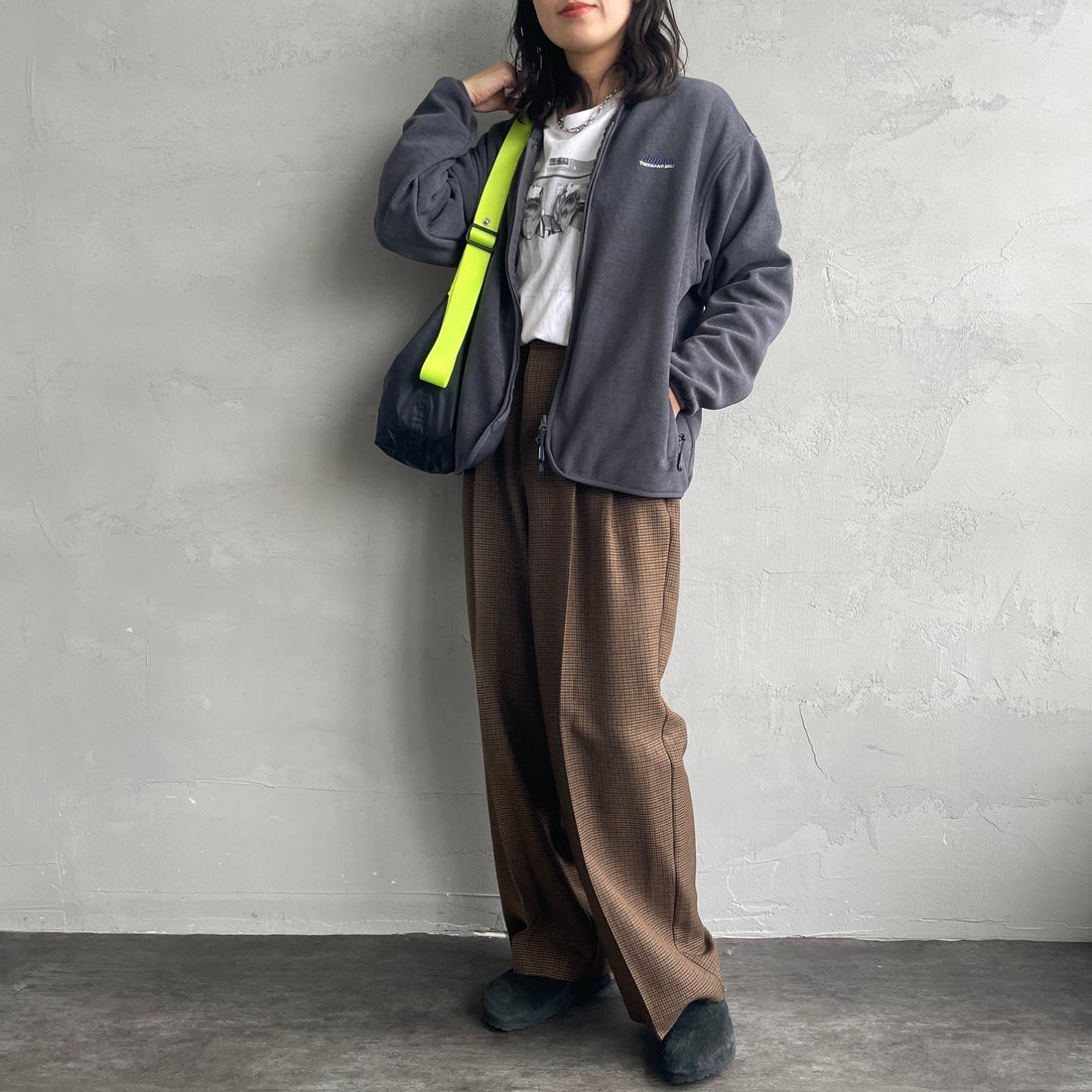 THOUSAND MILE [サウザンド マイル] ニットフリースジップカーディガン [TM252KF00160] 19 CHARCOA &&モデル身長：160cm 着用サイズ：XS&&
