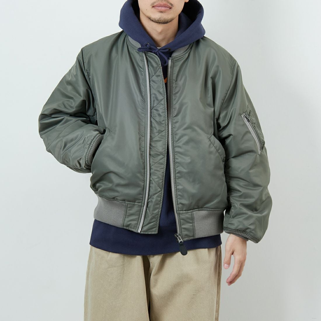 Jeans Factory Clothes [ジーンズファクトリークローズ] MA-1ジャケット [JFC-254-067] SAGE &&モデル身長：168cm 着用サイズ：M&&