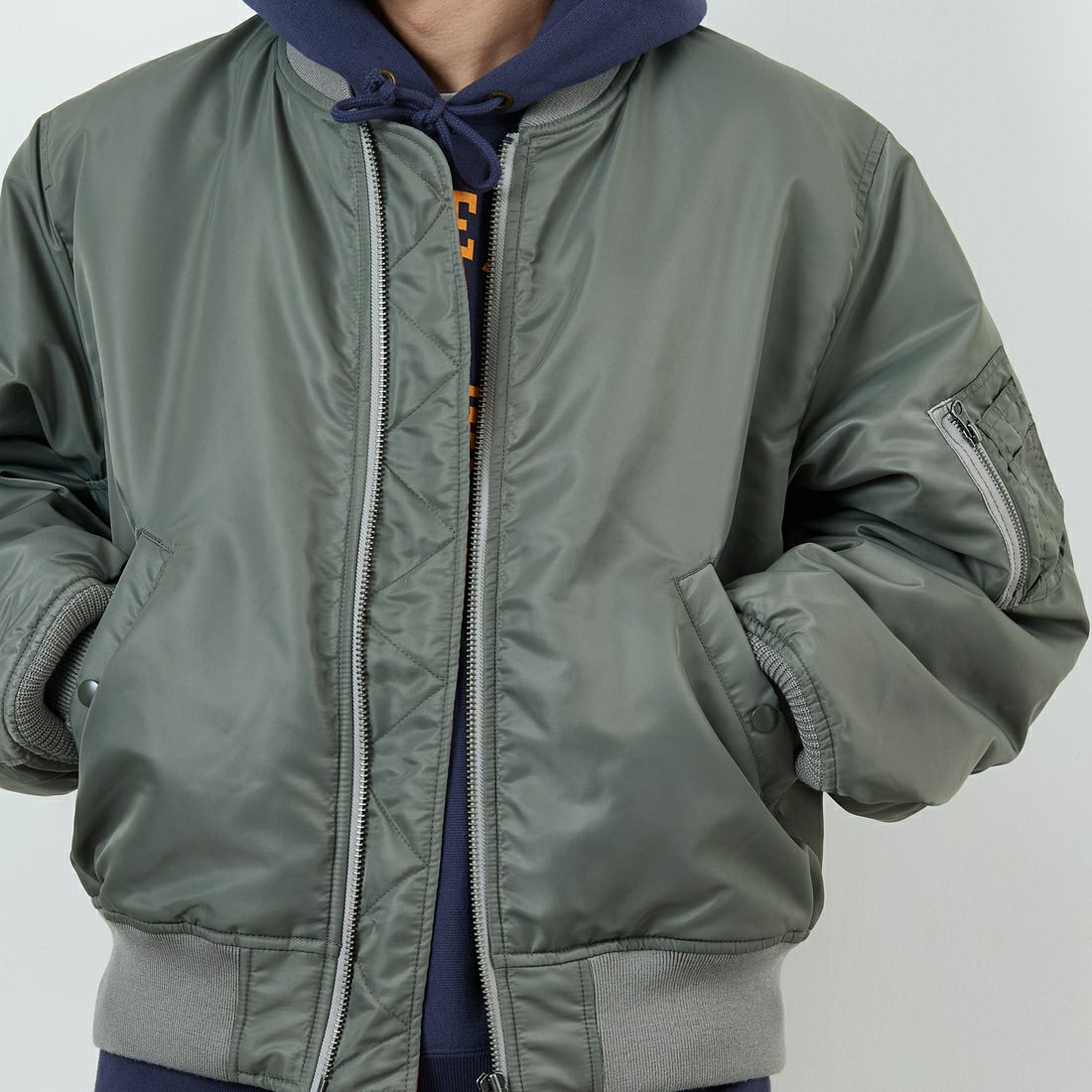 Jeans Factory Clothes [ジーンズファクトリークローズ] MA-1ジャケット [JFC-254-067] SAGE &&モデル身長：168cm 着用サイズ：M&&