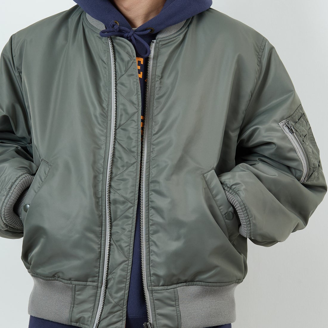 Jeans Factory Clothes [ジーンズファクトリークローズ] MA-1ジャケット [JFC-254-067] SAGE &&モデル身長：168cm 着用サイズ：M&&