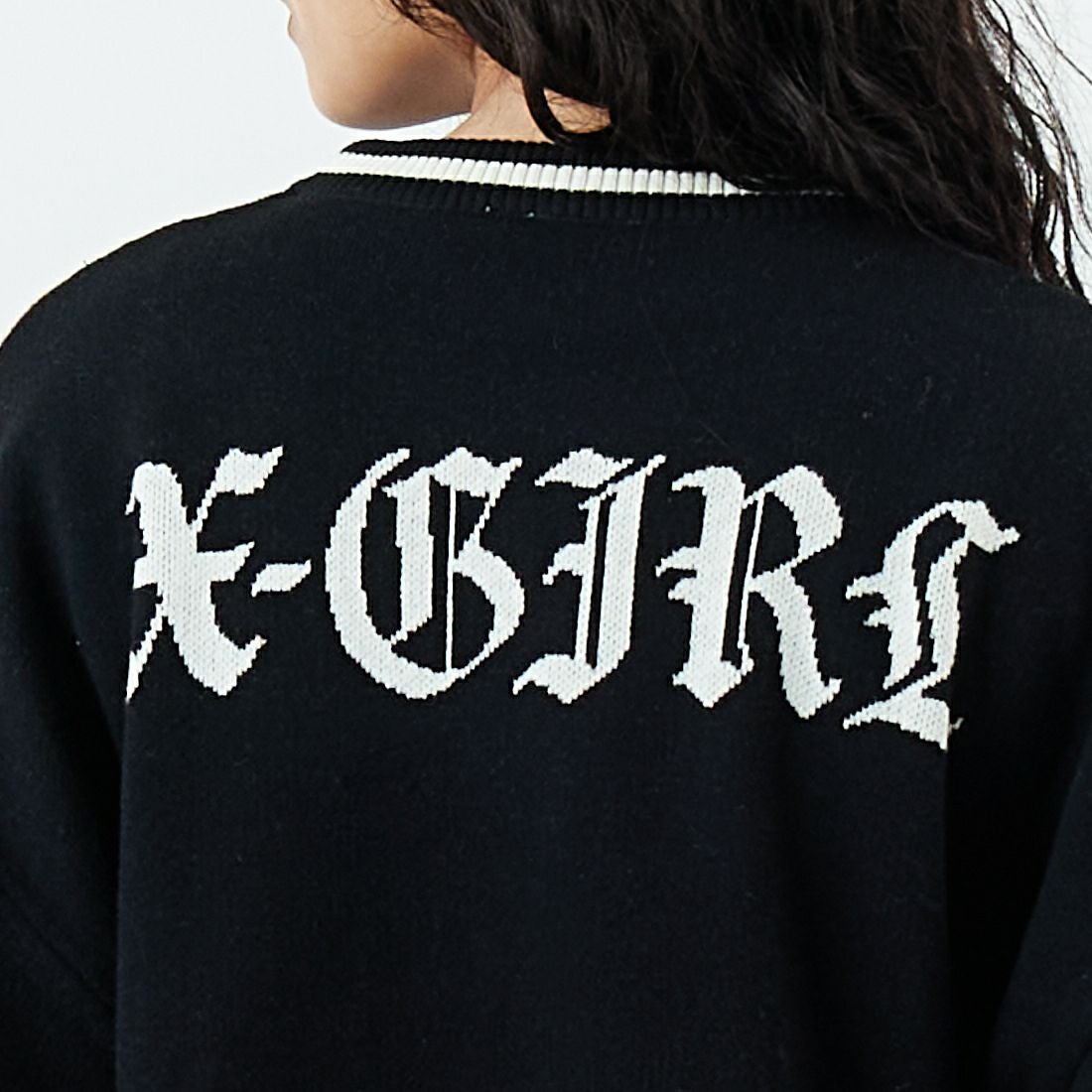 X-girl [エックスガール] ナンバリングジャガードニット [105254015005] BLACK &&モデル身長：162cm 着用サイズ：ONE SIZE&&