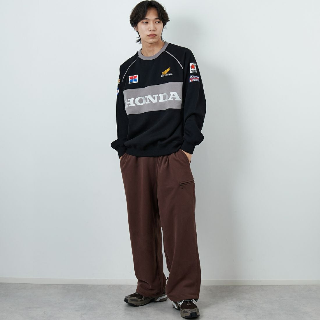 HONDA × JEANSFACTORY [ホンダ × ジーンズファクトリー] レーシングスウェット [JFC-254-088] BLACK &&モデル身長：179cm 着用サイズ：L&&