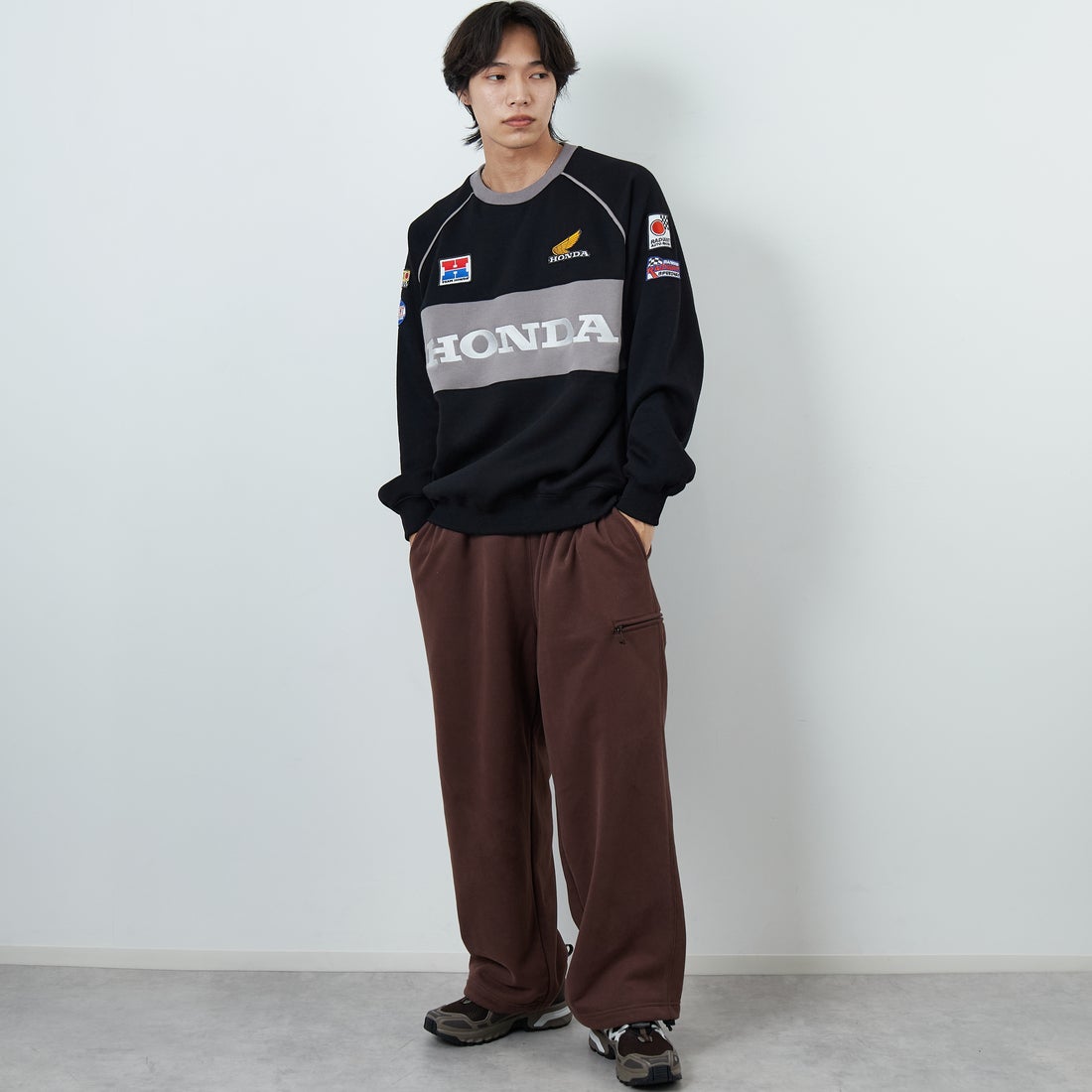 HONDA × JEANSFACTORY [ホンダ × ジーンズファクトリー] レーシングスウェット [JFC-254-088] BLACK &&モデル身長：179cm 着用サイズ：L&&
