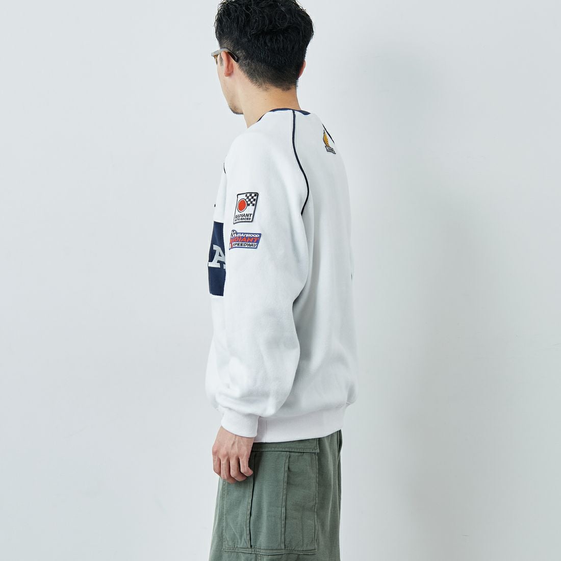 HONDA × JEANSFACTORY [ホンダ × ジーンズファクトリー] レーシングスウェット [JFC-254-088] WHITE &&モデル身長：168cm 着用サイズ：M&&