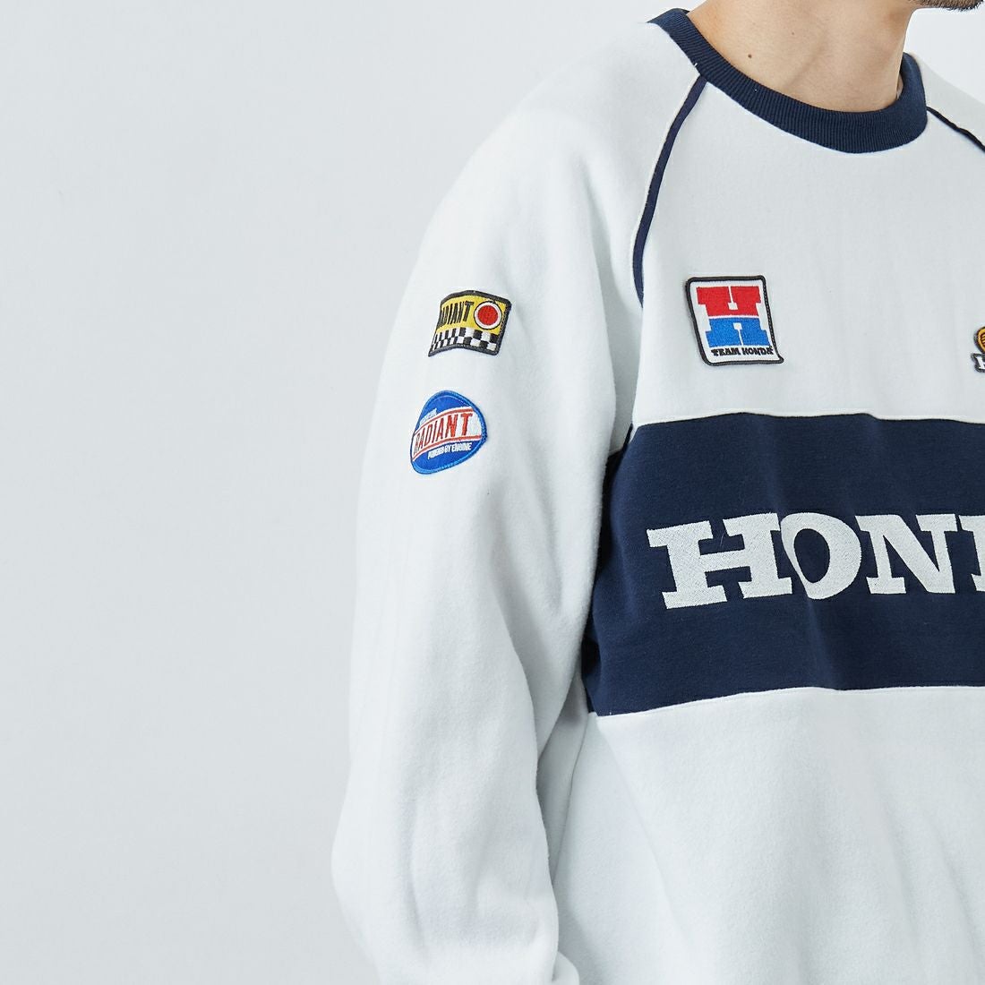 HONDA × JEANSFACTORY [ホンダ × ジーンズファクトリー] レーシングスウェット [JFC-254-088] WHITE &&モデル身長：168cm 着用サイズ：M&&