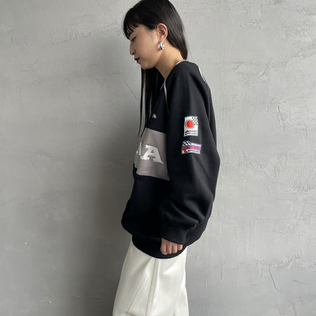 HONDA × JEANSFACTORY [ホンダ × ジーンズファクトリー] レーシングスウェット [JFC-254-088] BLACK &&モデル身長：150cm 着用サイズ：S&&