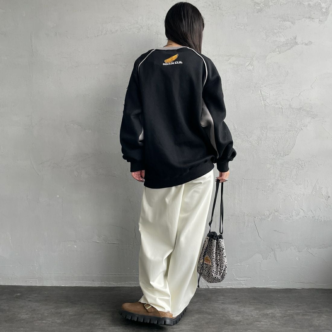 HONDA × JEANSFACTORY [ホンダ × ジーンズファクトリー] レーシングスウェット [JFC-254-088] BLACK &&モデル身長：150cm 着用サイズ：S&&