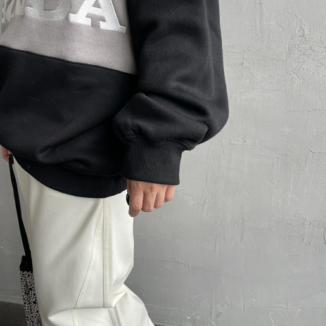 HONDA × JEANSFACTORY [ホンダ × ジーンズファクトリー] レーシングスウェット [JFC-254-088] BLACK &&モデル身長：150cm 着用サイズ：S&&