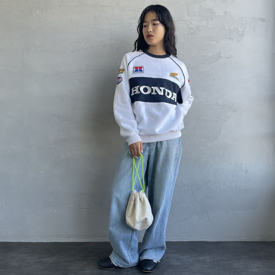 HONDA × JEANSFACTORY [ホンダ × ジーンズファクトリー] レーシングスウェット [JFC-254-088] WHITE &&モデル身長：162cm 着用サイズ：S&&