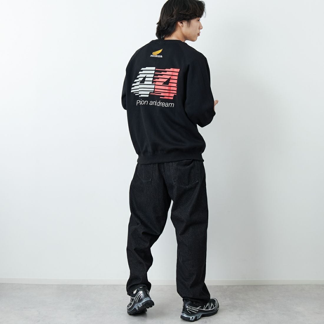 HONDA × JEANSFACTORY [ホンダ × ジーンズファクトリー] レーシングスウェット [JFC-254-089] BLACK &&モデル身長：179cm 着用サイズ：L&&