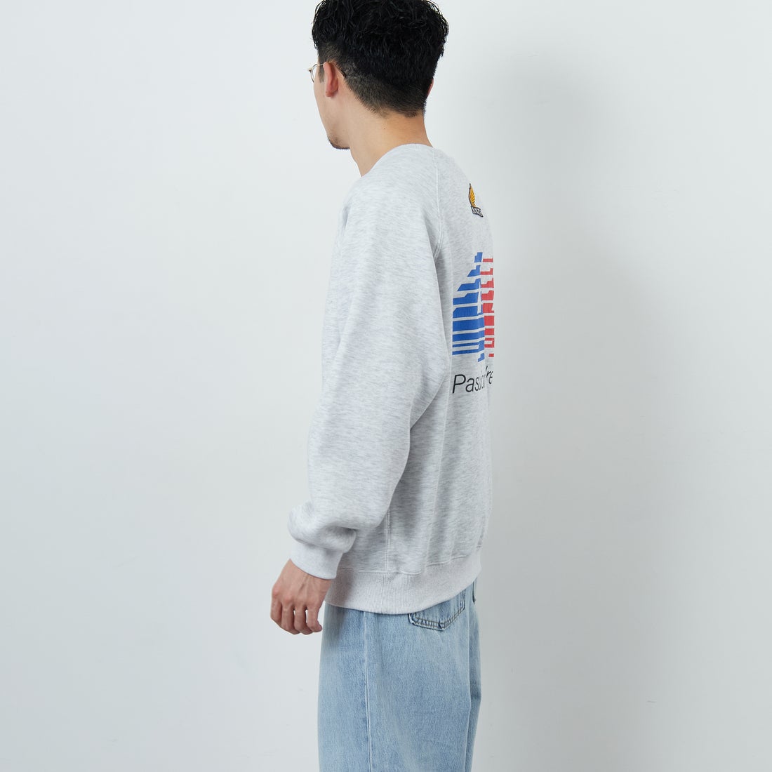 HONDA × JEANSFACTORY [ホンダ × ジーンズファクトリー] レーシングスウェット [JFC-254-089] GREY &&モデル身長：168cm 着用サイズ：M&&