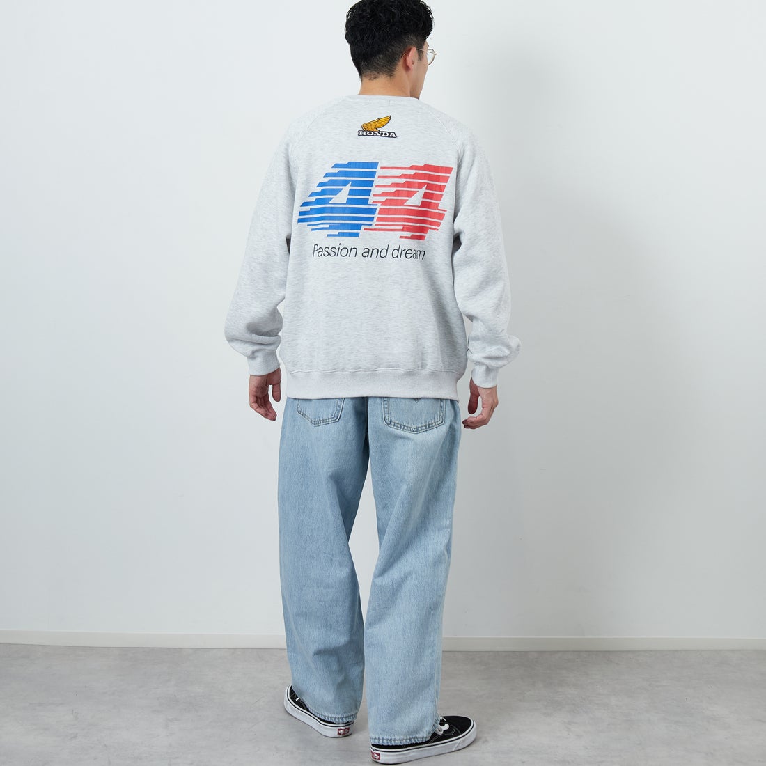 HONDA × JEANSFACTORY [ホンダ × ジーンズファクトリー] レーシングスウェット [JFC-254-089] GREY &&モデル身長：168cm 着用サイズ：M&&