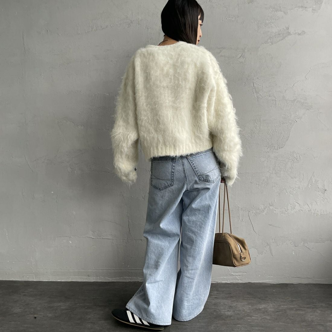 Noir Fabrik [ヌワールファブリック] シャギーニットプルオーバー [12600-WG] OFF &&モデル身長：150cm 着用サイズ：F&&