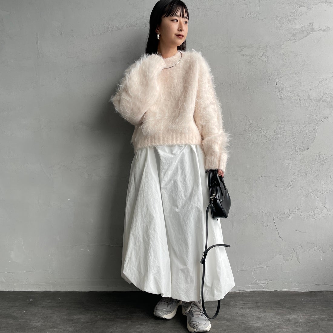 Noir Fabrik [ヌワールファブリック] シャギーニットプルオーバー [12600-WG] PINK &&モデル身長：150cm 着用サイズ：F&&