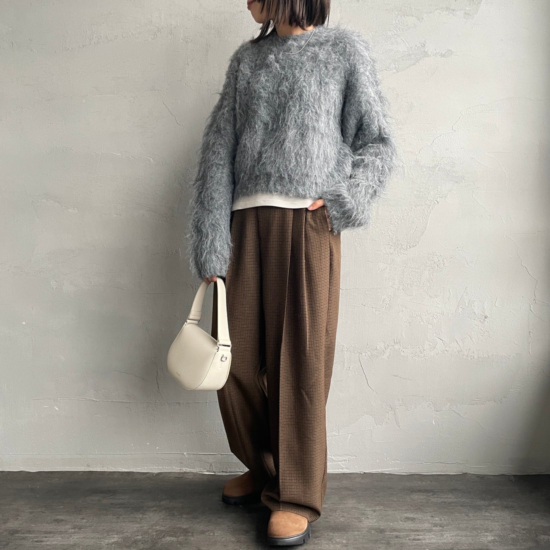 Noir Fabrik [ヌワールファブリック] シャギーニットプルオーバー [12600-WG] GRAY &&モデル身長：159cm 着用サイズ：F&&