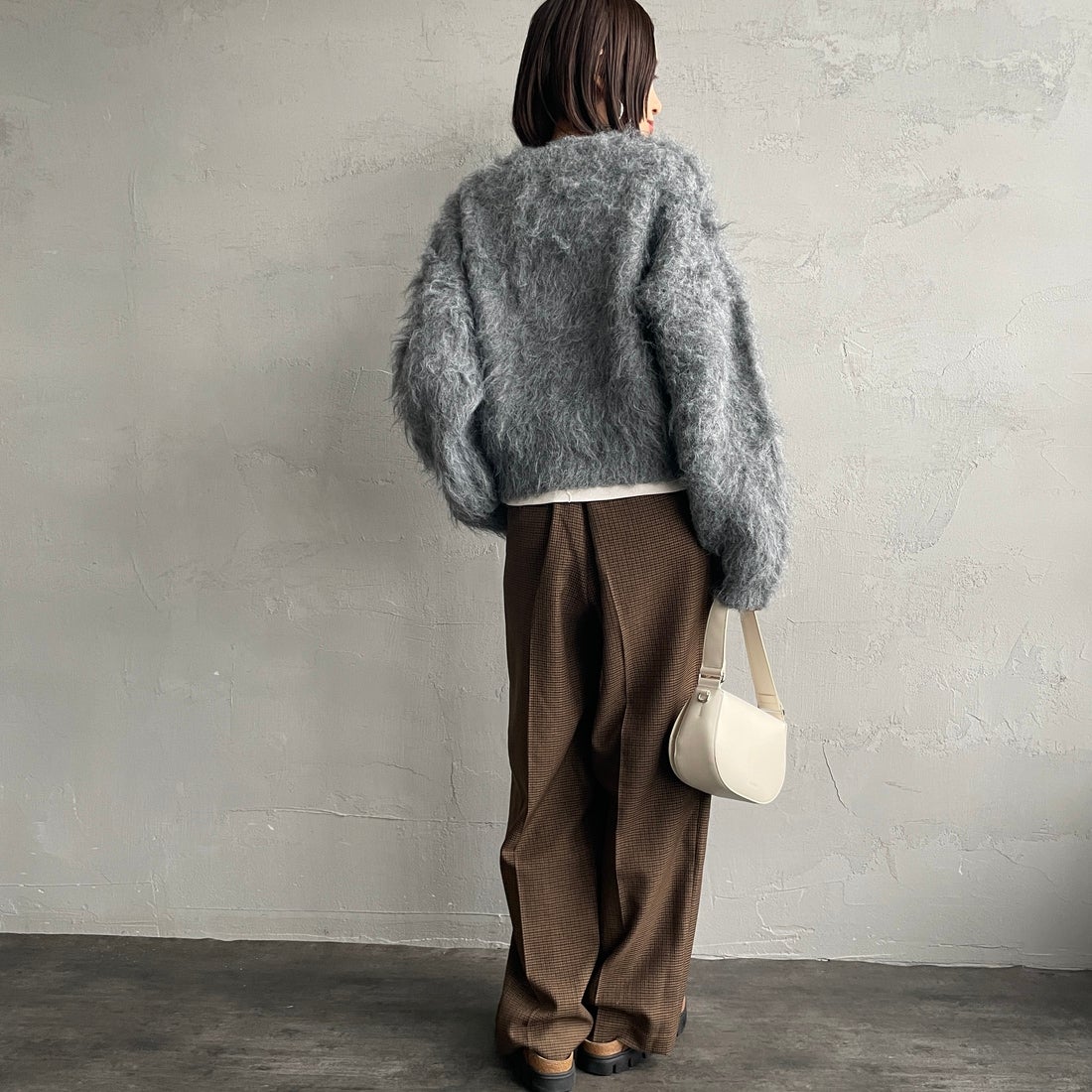 Noir Fabrik [ヌワールファブリック] シャギーニットプルオーバー [12600-WG] GRAY &&モデル身長：159cm 着用サイズ：F&&
