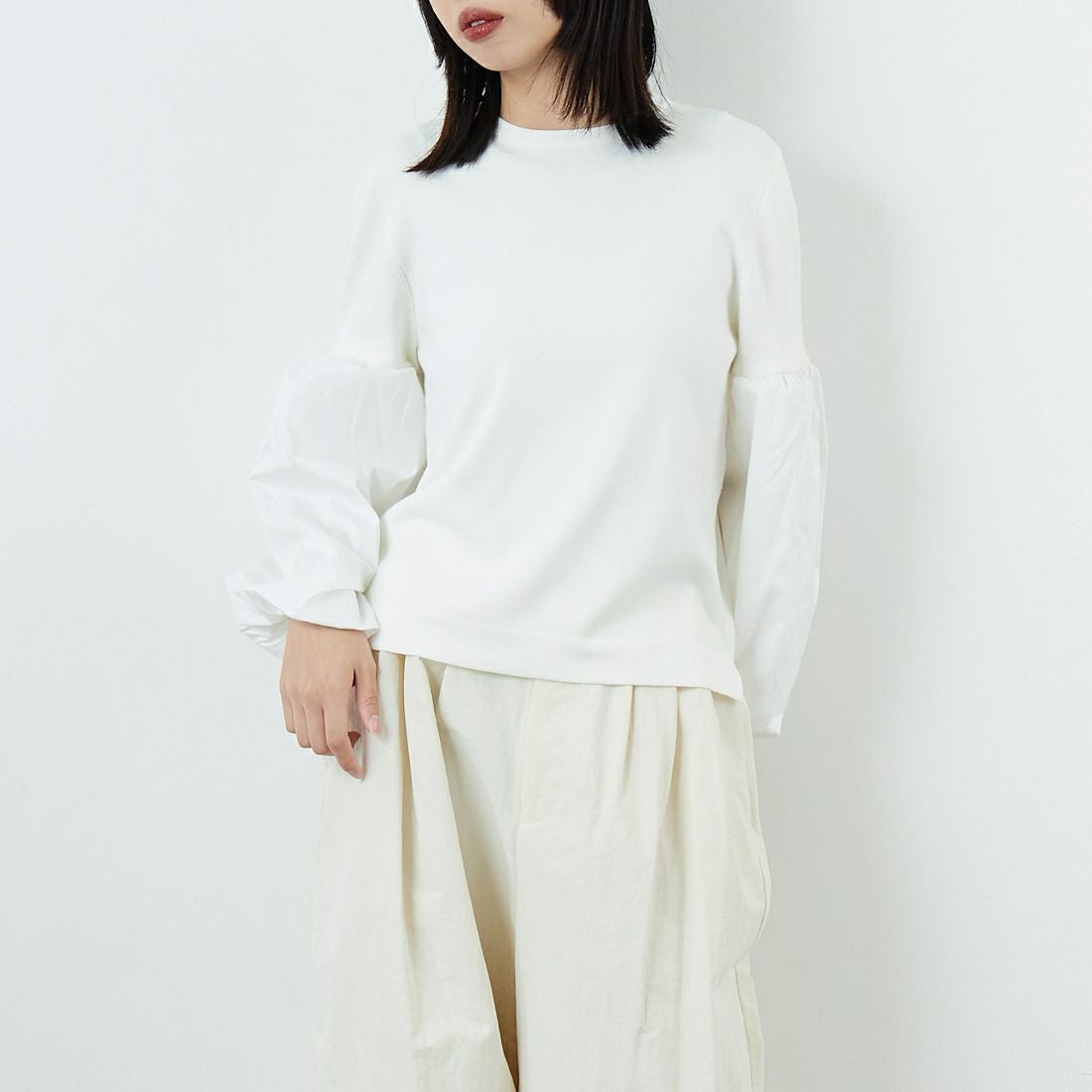 TORRAZZO DONNA [トラッゾドンナ] ボリュームスリーブニットトップス [6263-513] 05 WHITE &&モデル身長：162cm 着用サイズ：F&&