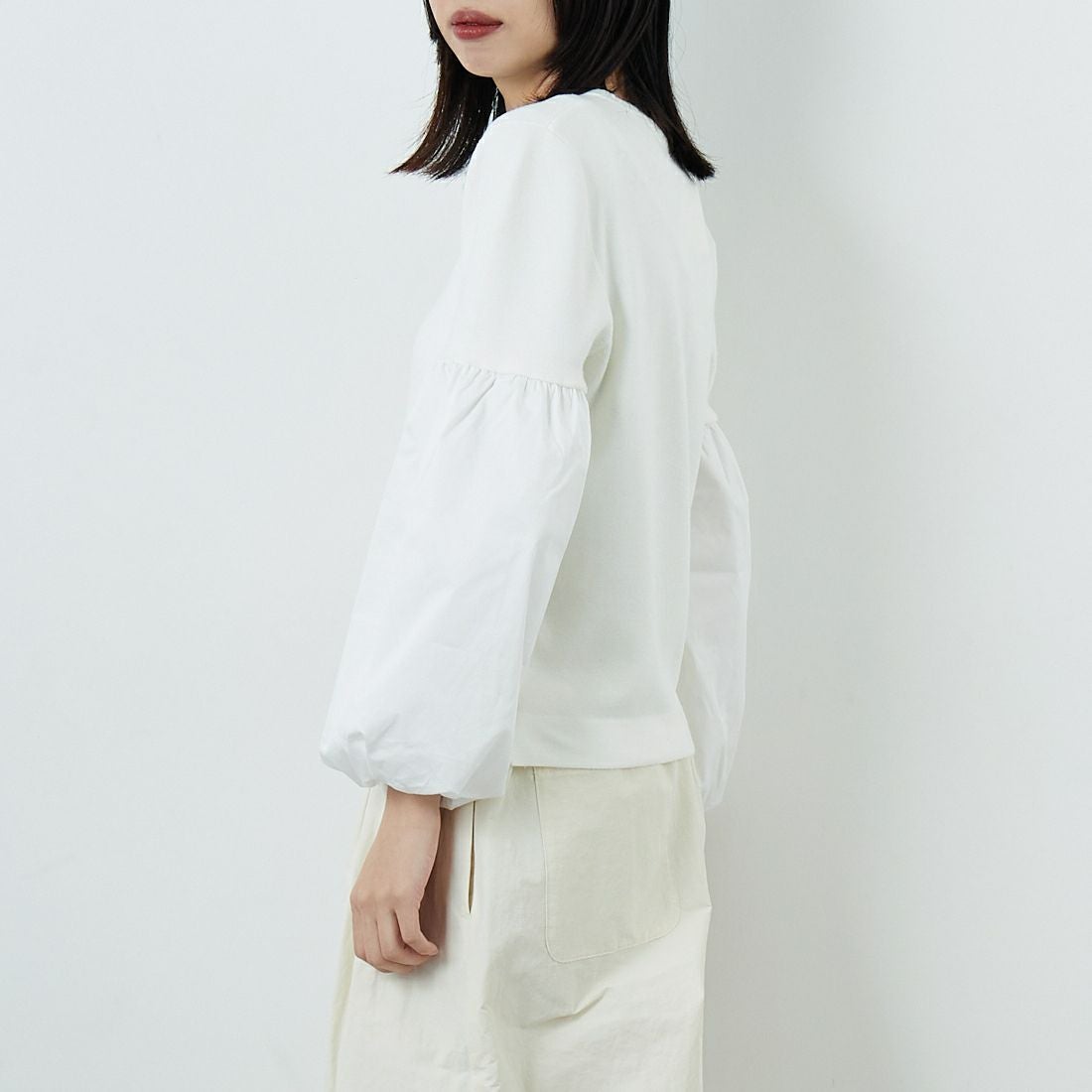 TORRAZZO DONNA [トラッゾドンナ] ボリュームスリーブニットトップス [6263-513] 05 WHITE &&モデル身長：162cm 着用サイズ：F&&