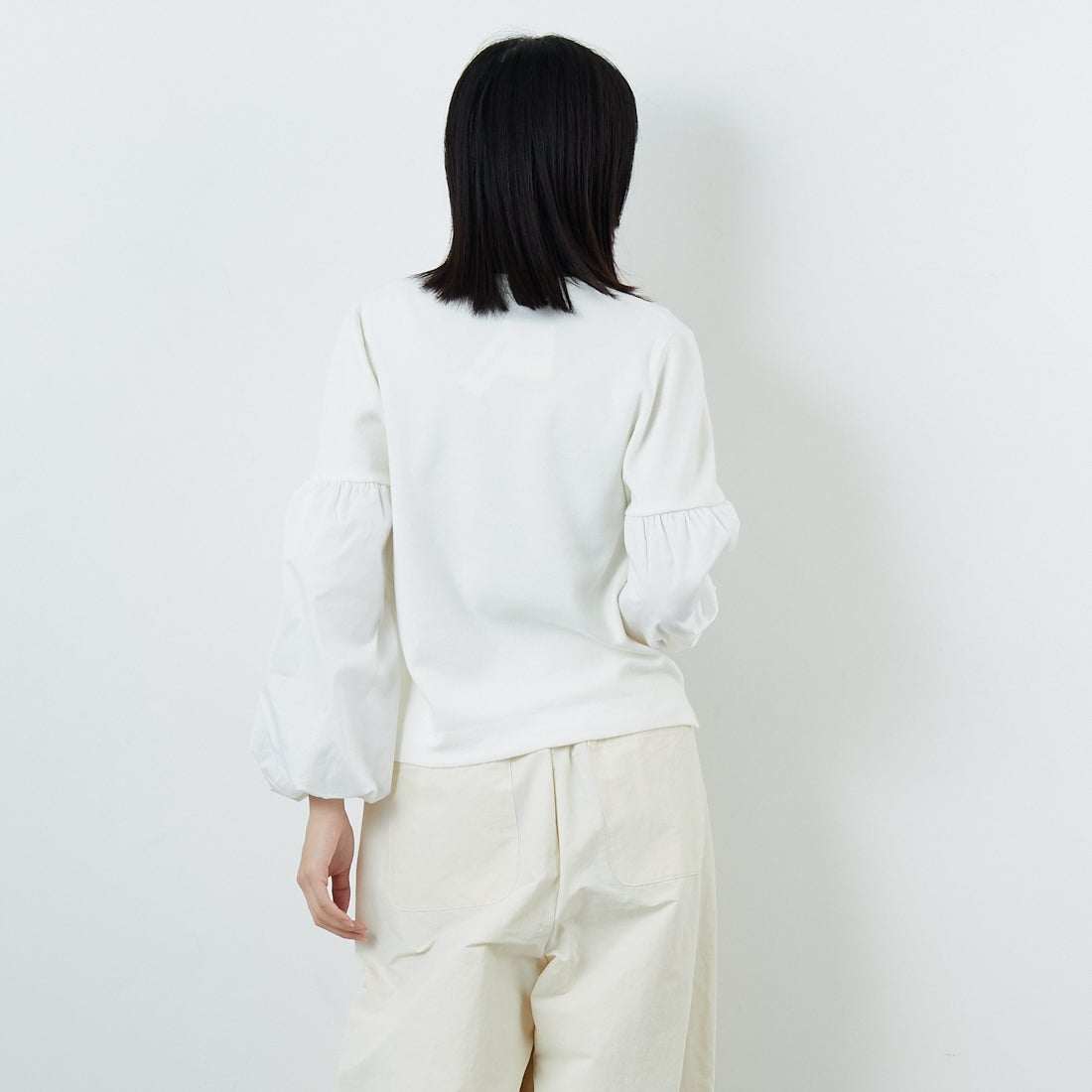 TORRAZZO DONNA [トラッゾドンナ] ボリュームスリーブニットトップス [6263-513] 05 WHITE &&モデル身長：162cm 着用サイズ：F&&