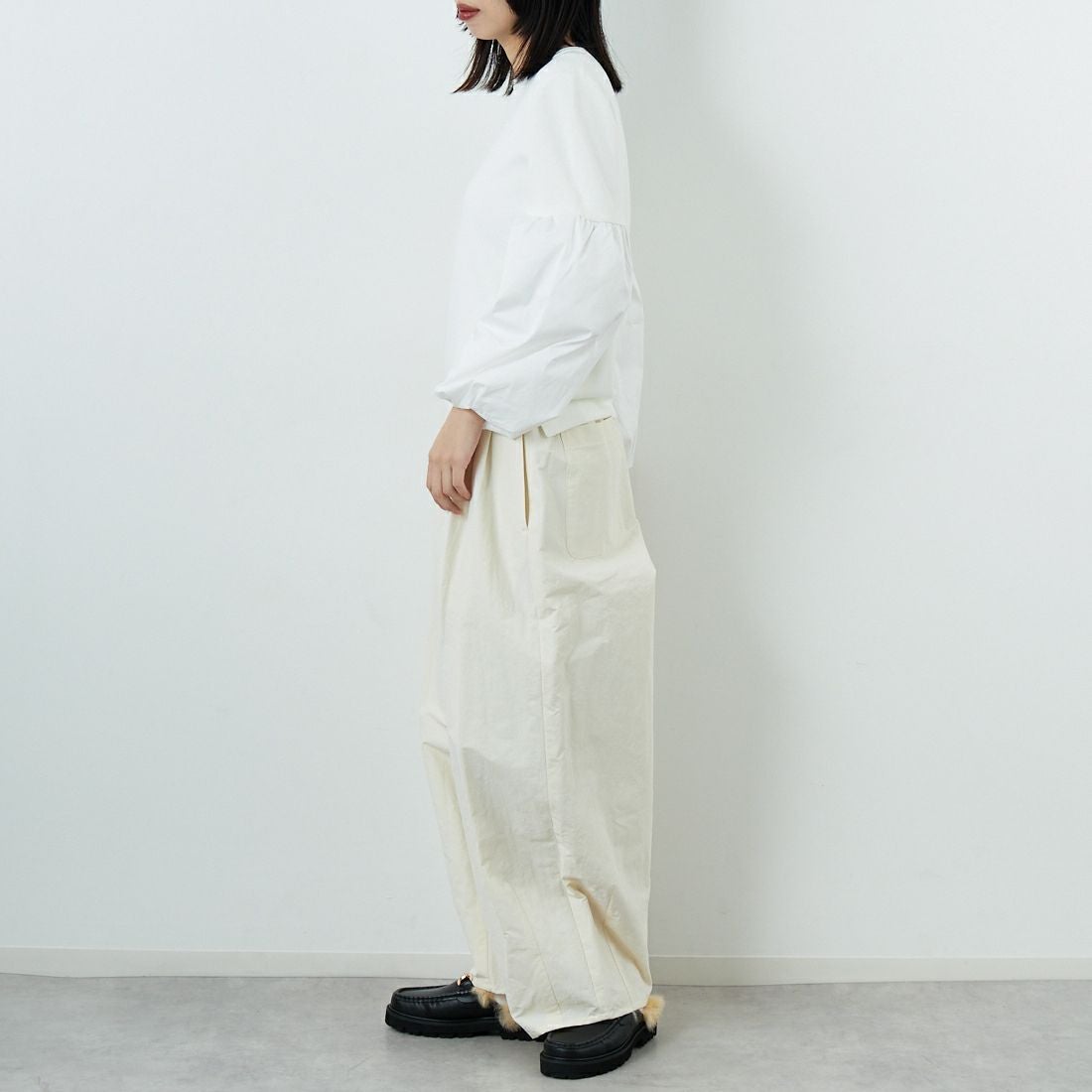 TORRAZZO DONNA [トラッゾドンナ] ボリュームスリーブニットトップス [6263-513] 05 WHITE &&モデル身長：162cm 着用サイズ：F&&