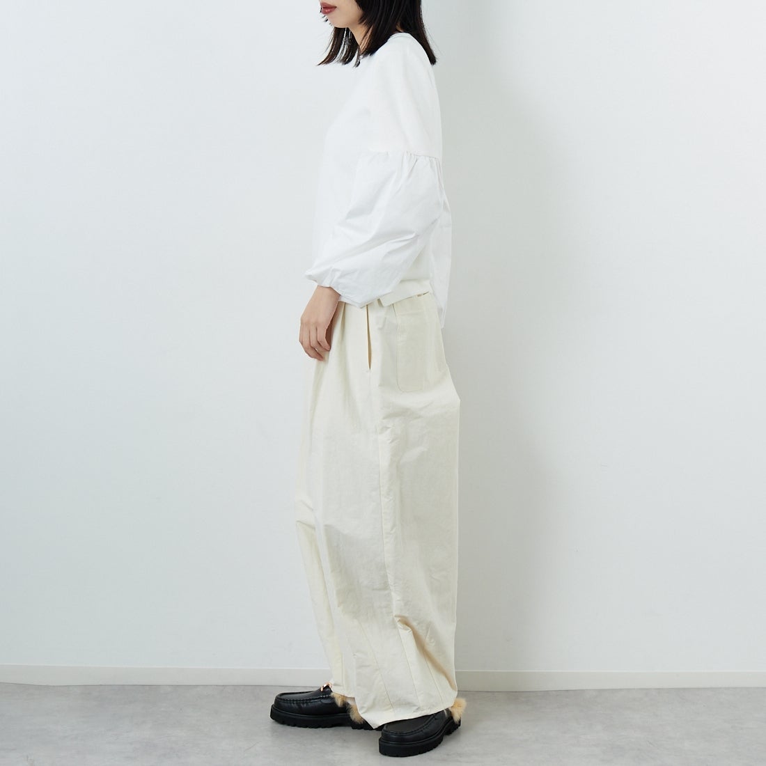 TORRAZZO DONNA [トラッゾドンナ] ボリュームスリーブニットトップス [6263-513] 05 WHITE &&モデル身長：162cm 着用サイズ：F&&