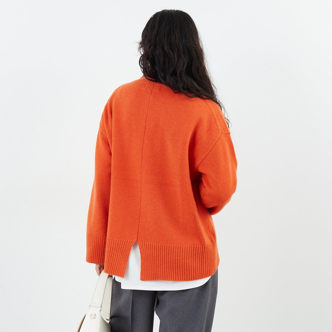 USINE [ユジーヌ] バックネックスリットニット [11256835] ORANGE &&モデル身長：162cm 着用サイズ：F&&