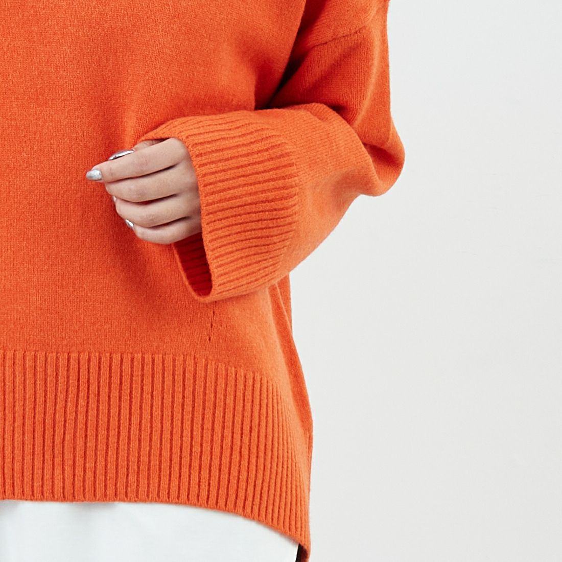 USINE [ユジーヌ] バックネックスリットニット [11256835] ORANGE &&モデル身長：162cm 着用サイズ：F&&