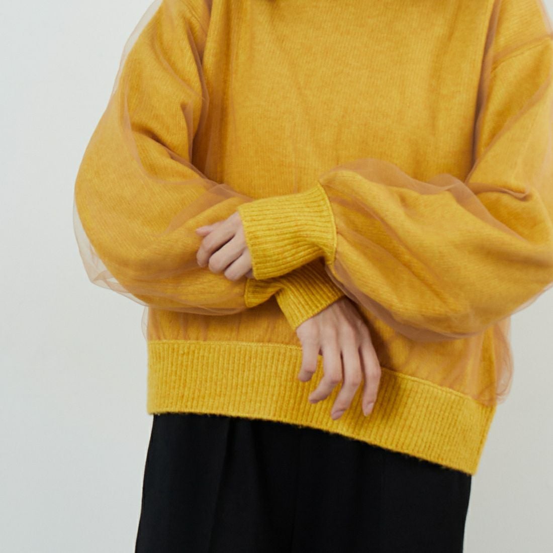 WHYTO. [ホワイト] チュールレイヤードニット [WHT25FKN4040] YELLOW &&モデル身長：162cm 着用サイズ：F&&