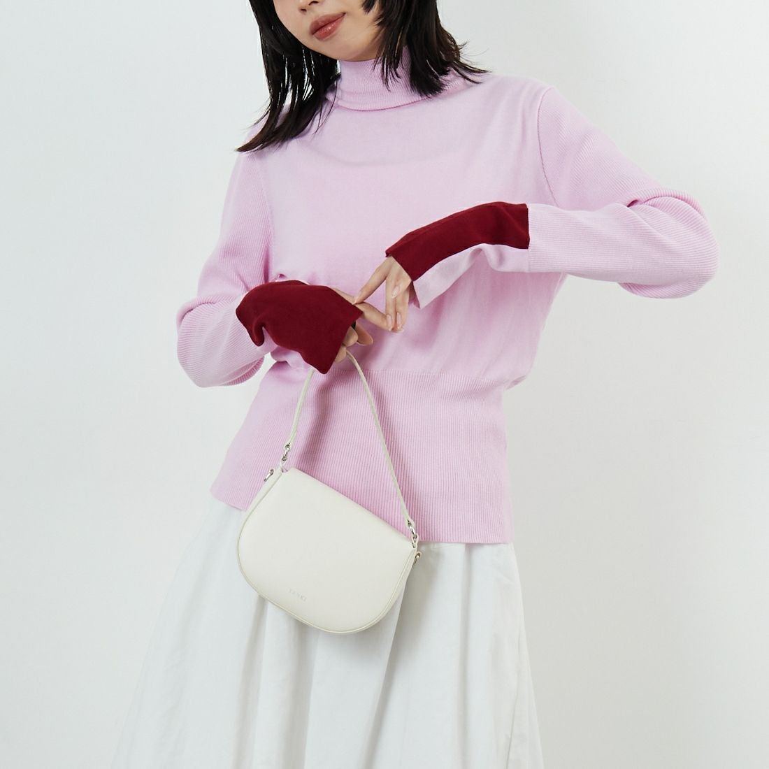 WHYTO. [ホワイト] カラーブロックニット [WHT25FKN4039] LTPINK &&モデル身長：162cm 着用サイズ：F&&