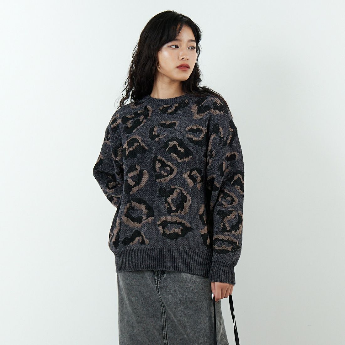 SLICK [スリック] モールヤーン レオパードジャカード プルオーバーニット [5151056] 700 BLACK &&モデル身長：162cm 着用サイズ：0&&