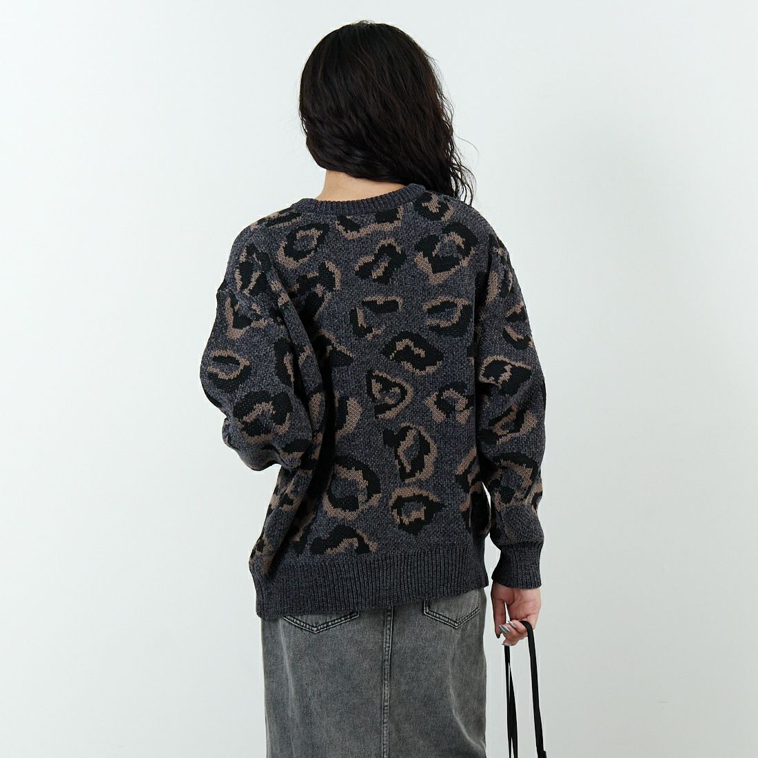 SLICK [スリック] モールヤーン レオパードジャカード プルオーバーニット [5151056] 700 BLACK &&モデル身長：162cm 着用サイズ：0&&