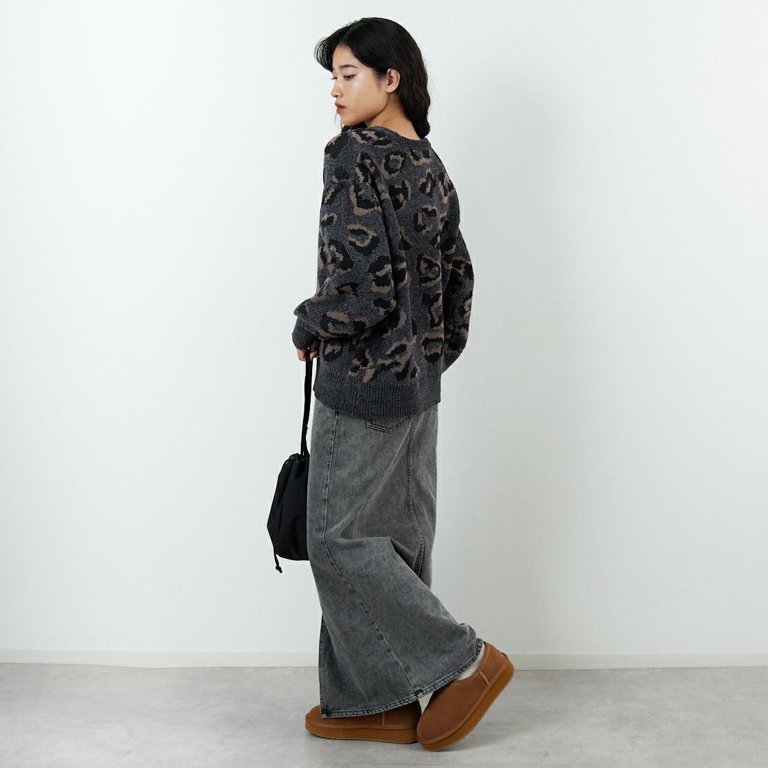 SLICK [スリック] モールヤーン レオパードジャカード プルオーバーニット [5151056] 700 BLACK &&モデル身長：162cm 着用サイズ：0&&
