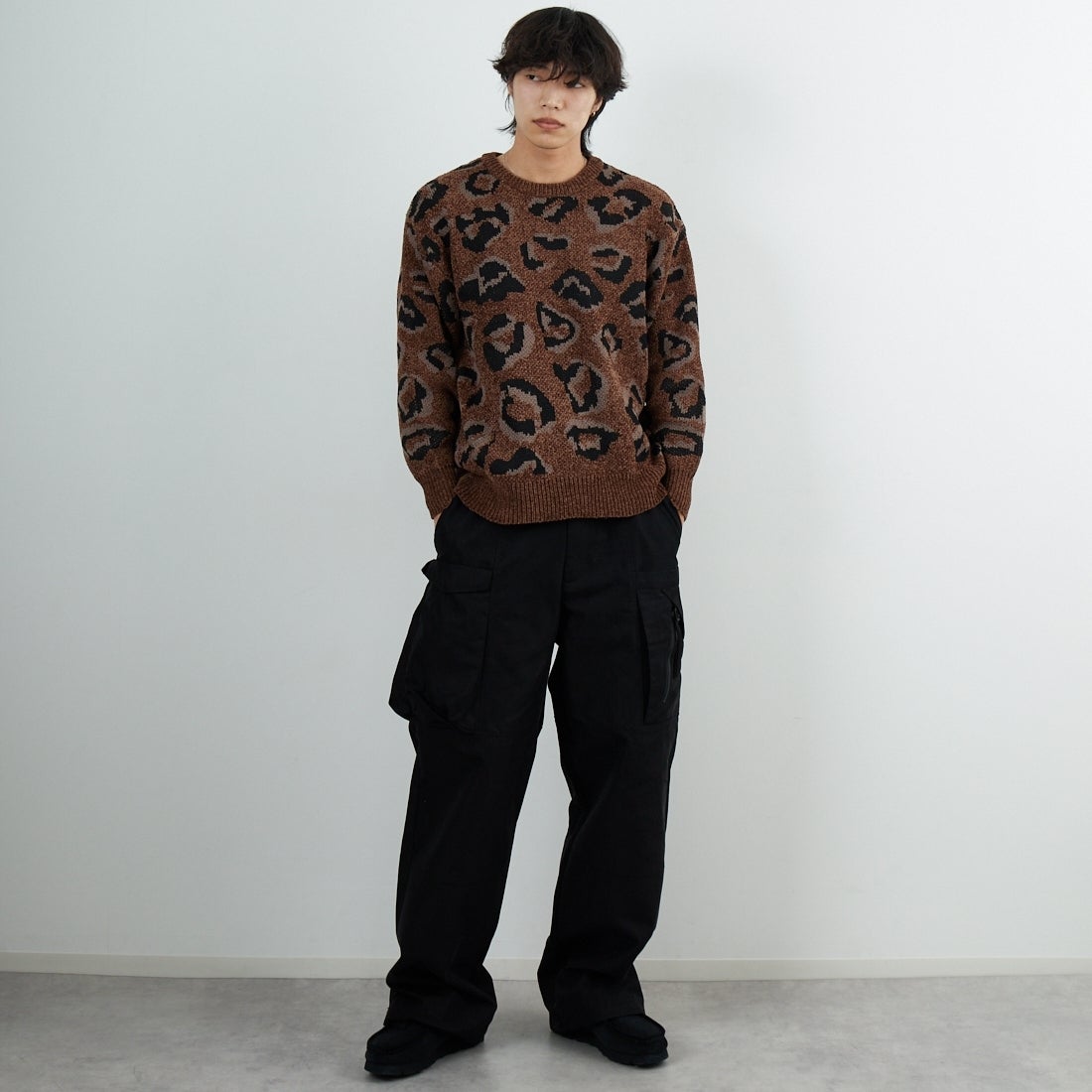 SLICK [スリック] モールヤーン レオパードジャカード プルオーバーニット [5151056] 500 BROWN &&モデル身長：179cm 着用サイズ：1&&
