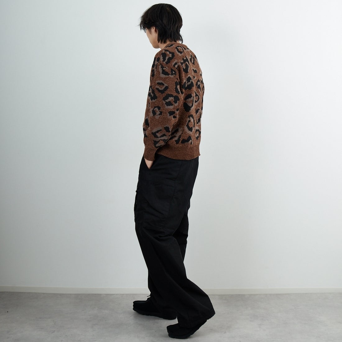 SLICK [スリック] モールヤーン レオパードジャカード プルオーバーニット [5151056] 500 BROWN &&モデル身長：179cm 着用サイズ：1&&