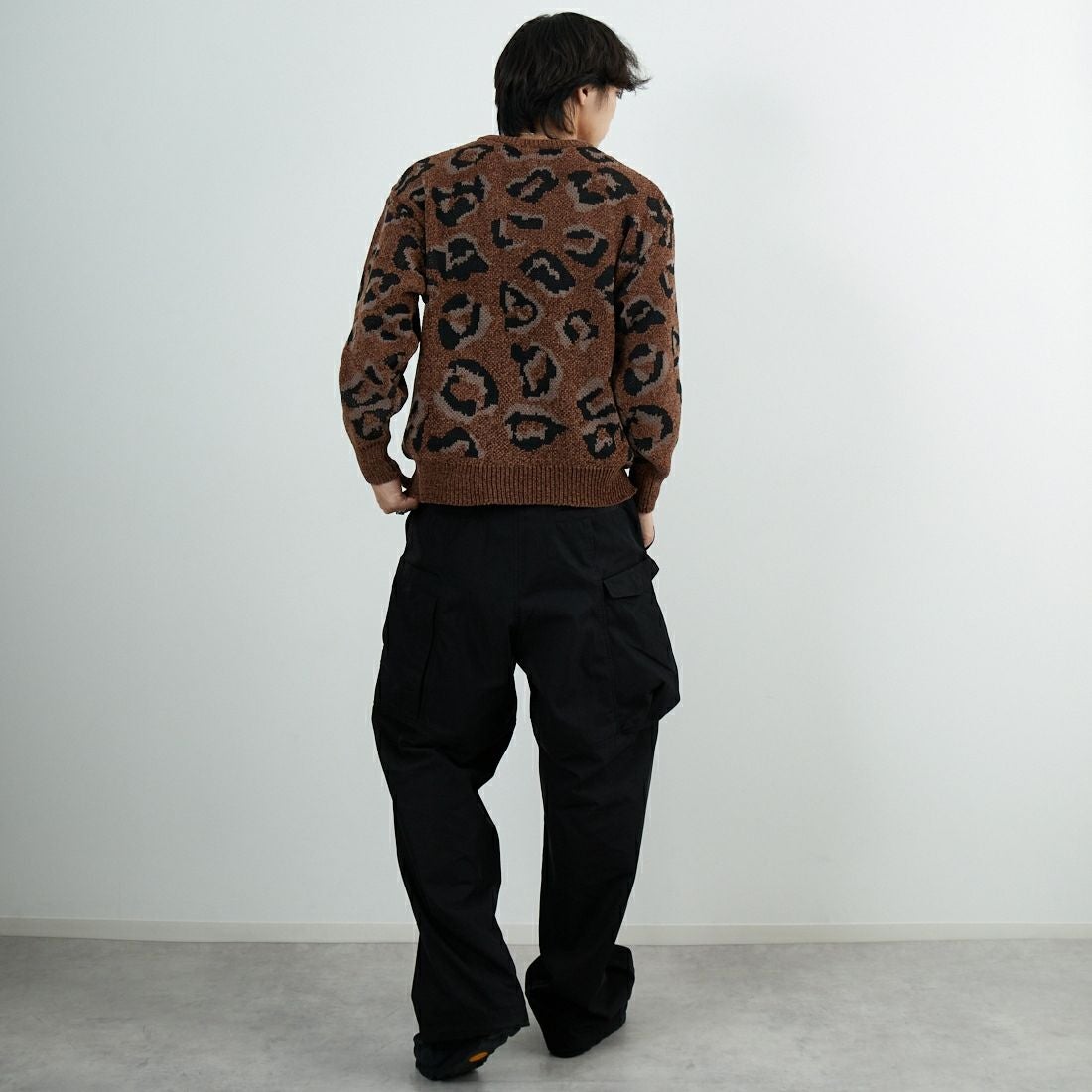 SLICK [スリック] モールヤーン レオパードジャカード プルオーバーニット [5151056] 500 BROWN &&モデル身長：179cm 着用サイズ：1&&