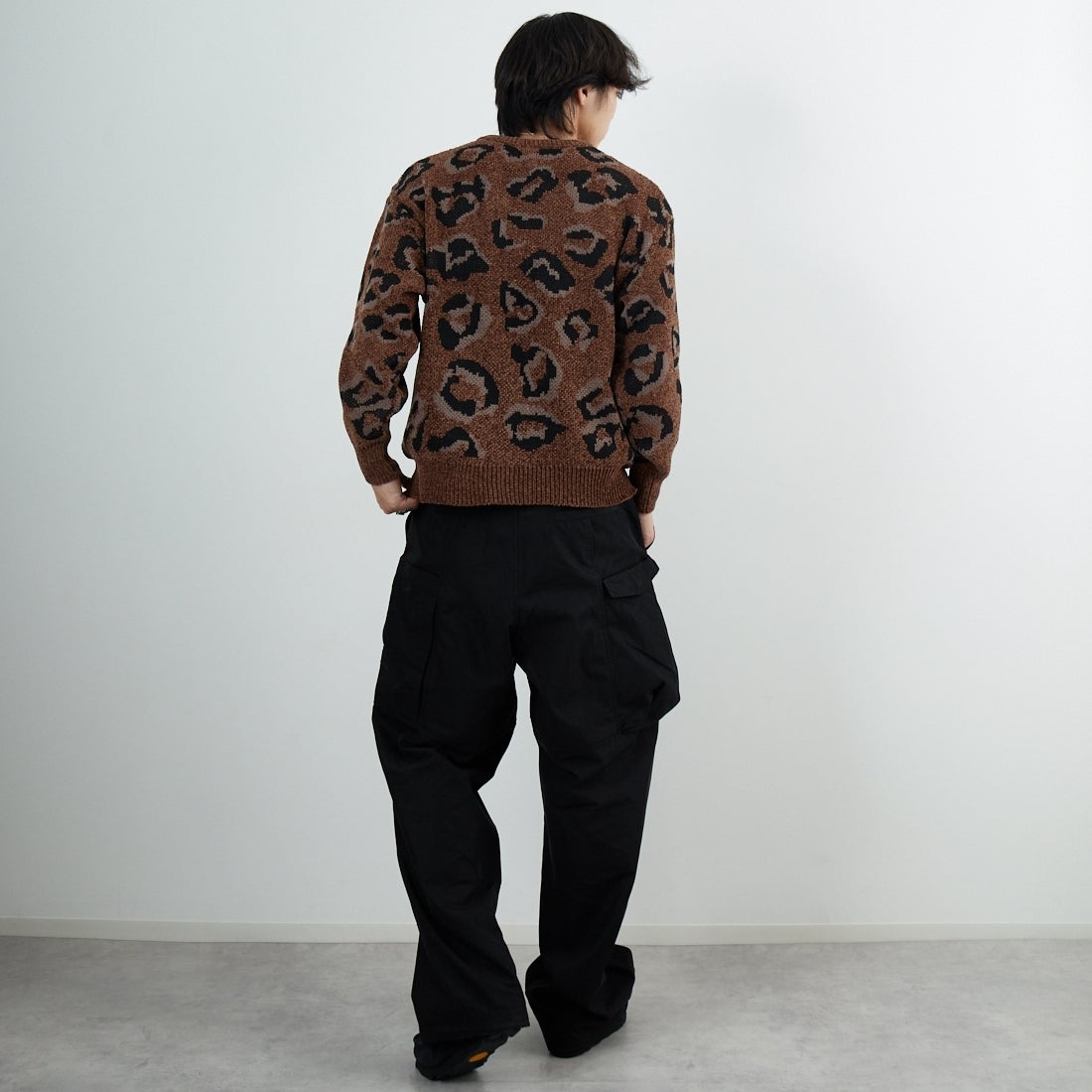 SLICK [スリック] モールヤーン レオパードジャカード プルオーバーニット [5151056] 500 BROWN &&モデル身長：179cm 着用サイズ：1&&